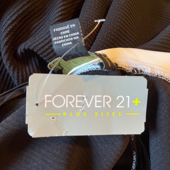 WEDNESDAY ADDAMS Size 1X Gothic Costume Black Dress White Collar Forever 21 NEW - Picture 14 of 15